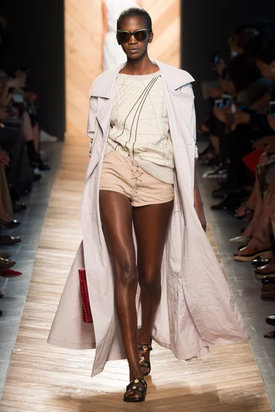 Look 50